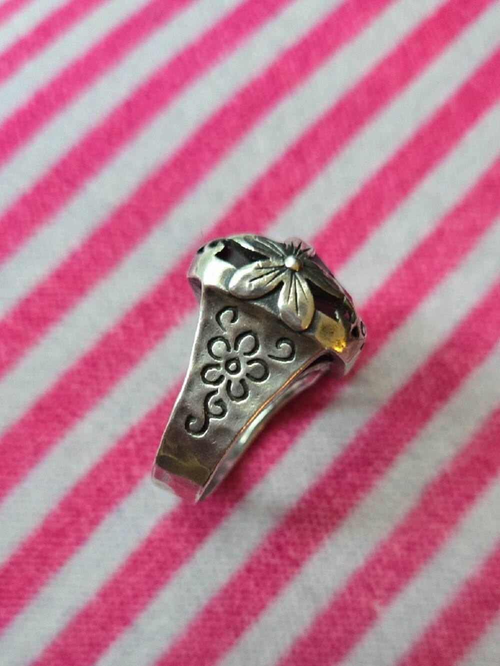 Silpada Berry-licious Pink Faceted Crystal Ring with Floral Silver Accents Sz 8 - Picture 4 of 8